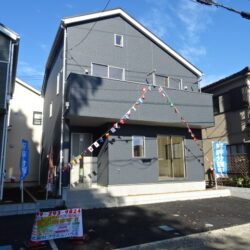 <em>【動画あり】</em>＜鶴瀬駅16分＞ 6帖の小屋裏収納＋2帖のテレワークルーム！広々LDK17.87帖 富士見市上沢１丁目 新築戸建 １号棟