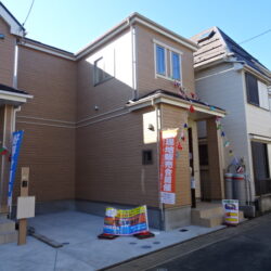 <em>【動画あり】</em>＜鶴瀬駅12分＞ 耐震性・断熱性に優れた安心住宅♪♪陽当りの良い明るい室内 ☆富士見市鶴馬１丁目 新築戸建 １号棟