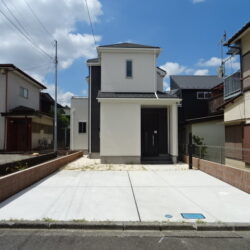 ＜ふじみ野駅15分＞ 全居室南東向き採光の明るい室内♪♪駐車スペース最大3台 ☆富士見市上沢２丁目 新築戸建