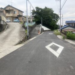 前面道路（北東側道路）