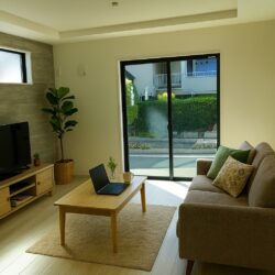 <em>【動画あり】</em>＜鶴瀬駅9分＞ 2部屋に間取り変更可能な12.3帖の洋室♪♪床暖房のある18.8帖LDK ☆富士見市鶴瀬東２丁目 新築戸建